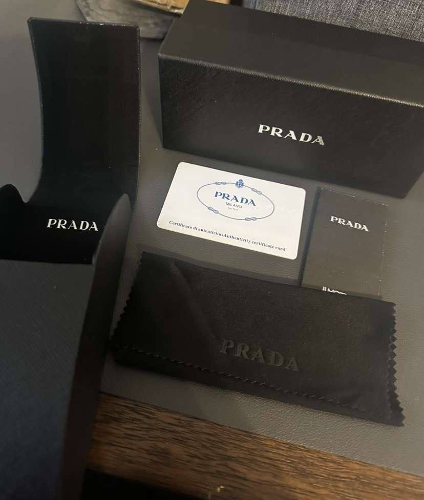 Lunettes, Prada
