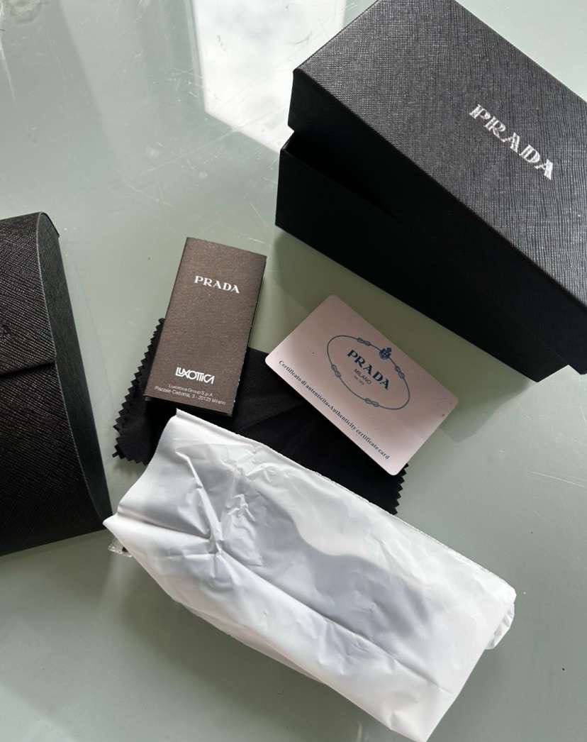 Lunettes, Prada